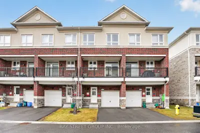 Att/Row/Townhouse in Markham