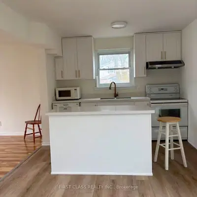 701 Leeder Court, Newmarket, On L3y 5a8