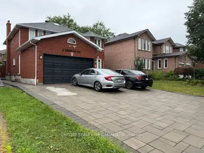 Detached in Richmond Hill