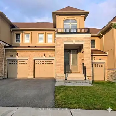 Att/Row/Townhouse in East Gwillimbury