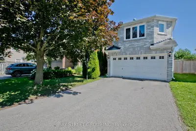 Detached in Richmond Hill