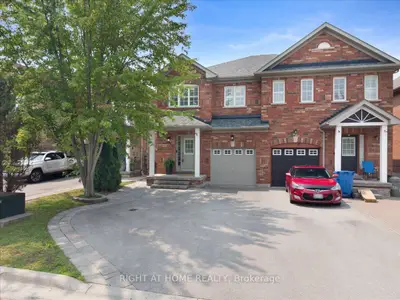 Semi-Detached in Newmarket