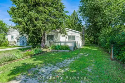 Detached in King