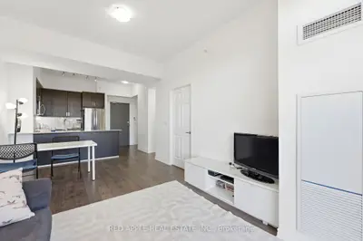 11611 Yonge Street N 719, Richmond Hill, On L4e 3n8