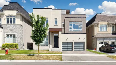 Detached in Richmond Hill