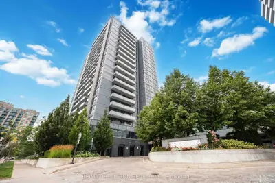 Condo Apartment in Richmond Hill