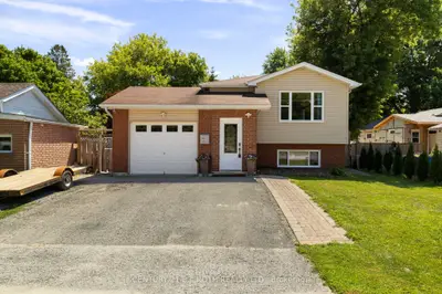 Detached in Essa