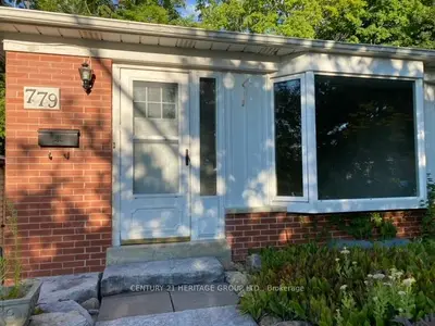 779 Greenfield Crescent Main, Newmarket, On L3y 3b2