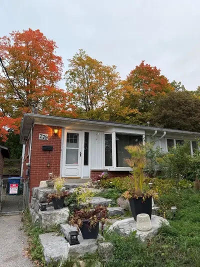 779 Greenfield Crescent Main, Newmarket, On L3y 3b2
