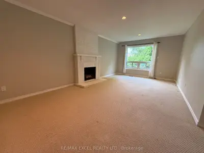 197 Lancaster Avenue Lower, Newmarket, On L3y 5x1
