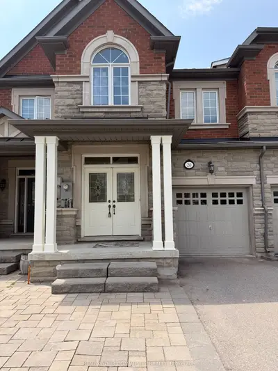 Att/Row/Townhouse in Vaughan