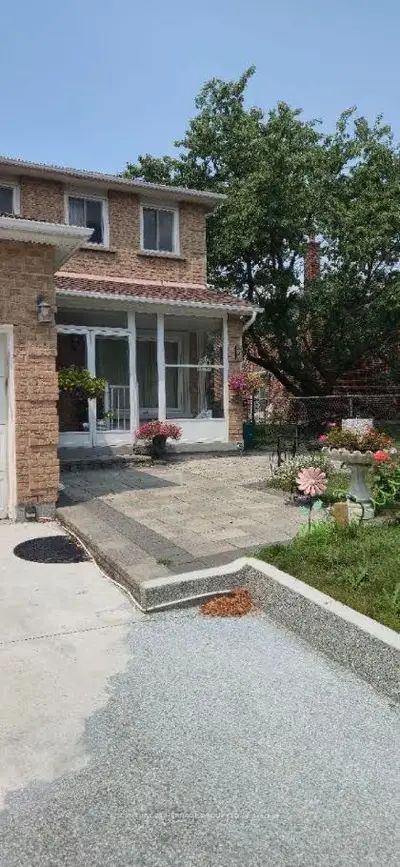 Detached in Richmond Hill