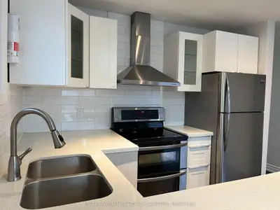 211 Silverbirch Drive Upper, Newmarket, On L3y 2z6