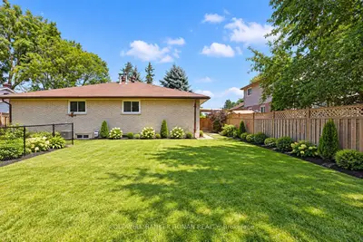 14 & 16 Fletcher Street, New Tecumseth, On L9r 1g4