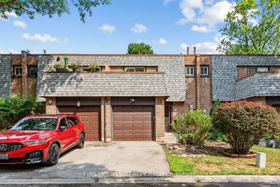 16 Woodglen Way 8, Markham, On L3r 3a8