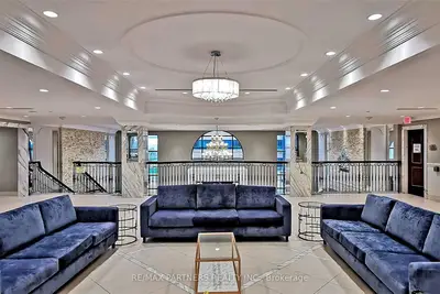 38 Cedarland Drive 605, Markham, On L6g 0g7
