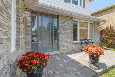 426 Maplegrove Avenue, Bradford West Gwillimbury, On L3z 2v4