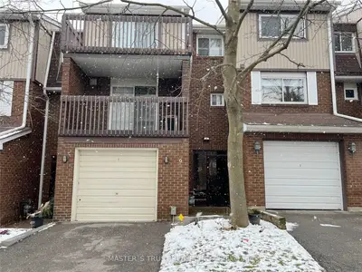 Condo Townhouse in Markham