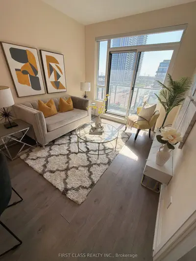 Condo Apartment in Richmond Hill