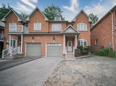 Semi-Detached in Richmond Hill