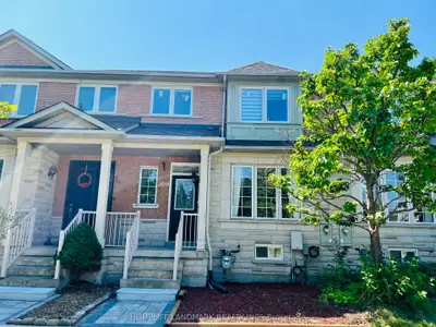 Att/Row/Townhouse in Richmond Hill