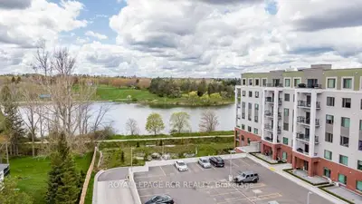 Condo Apartment in New Tecumseth