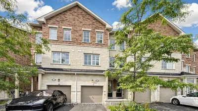 Att/Row/Townhouse in Markham