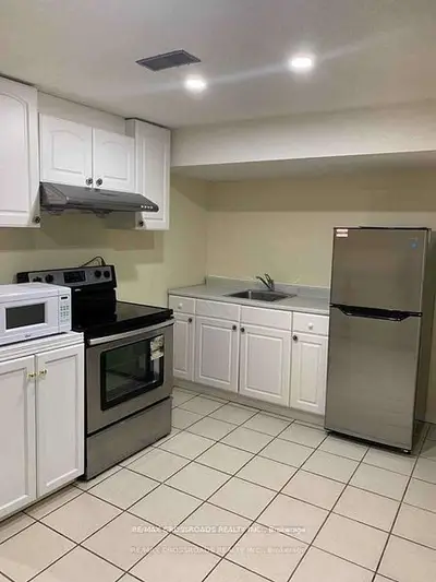 1 Royal Gala Crescent Bsmt, Richmond Hill, On L4s 1y6