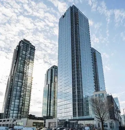 Condo Apartment in Vaughan