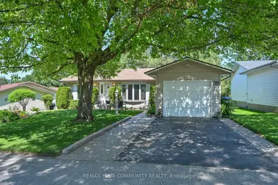 76 Tecumseth Pines Drive, New Tecumseth, On L0g 1w0