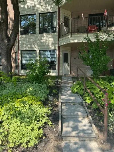 111 Grew Boulevard 104, Georgina, On L0e 1r0