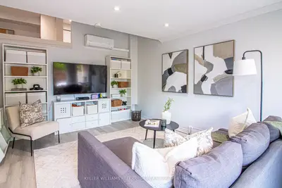 60 Springfair Avenue, Aurora, On L4g 3m2