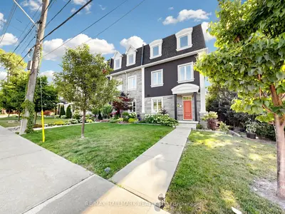 Att/Row/Townhouse in Vaughan