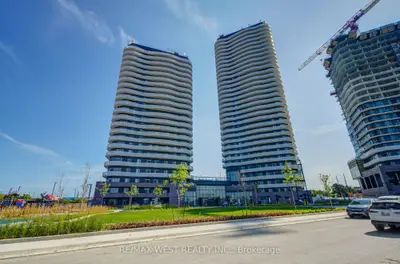 Condo Apartment in Vaughan