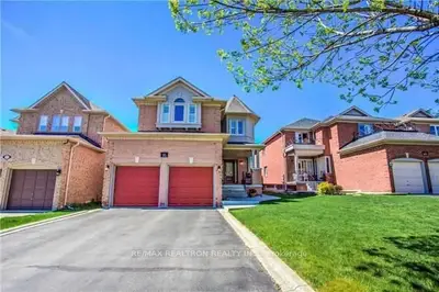 Detached in Richmond Hill