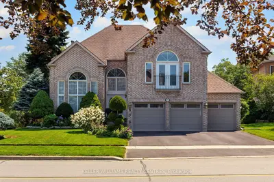 376 Keith Avenue, Newmarket, On L3x 1t5