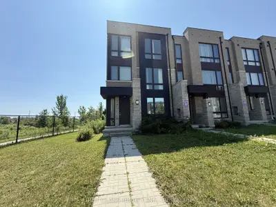 Att/Row/Townhouse in Markham
