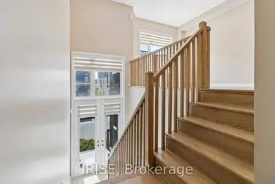 62 Laskin Drive, Vaughan, On L6a 5a4