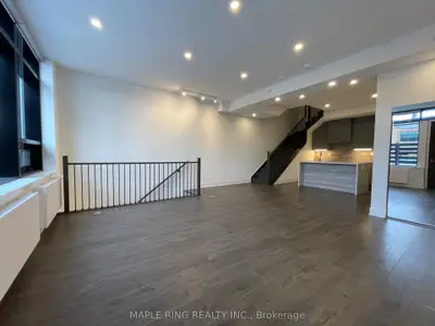 Condo Townhouse in Vaughan