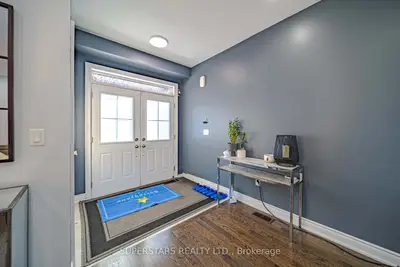 30 Festival Court, East Gwillimbury, On L9n 0n8