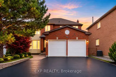 Detached in Richmond Hill
