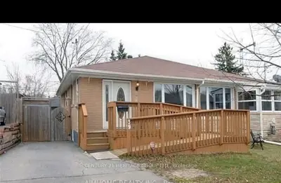 Upper Level in Newmarket