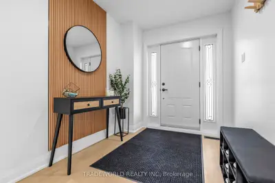 101 Meadowbank Road, Newmarket, On L3y 2z1