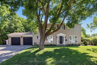 101 Meadowbank Road, Newmarket, On L3y 2z1