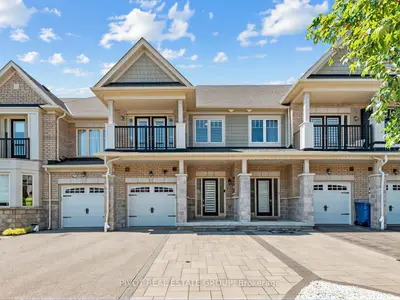 Att/Row/Townhouse in Whitchurch-Stouffville