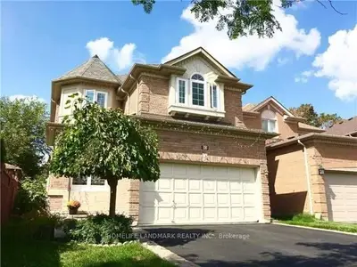 Detached in Richmond Hill