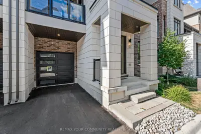 42 Globemaster Lane, Richmond Hill, On L4e 1h4