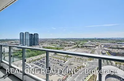 Condo Apartment in Vaughan