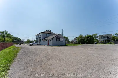 163 High Street, Georgina, On L0e 1r0