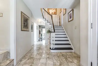 79 Oakmount Crescent, Vaughan, On L4k 2c2